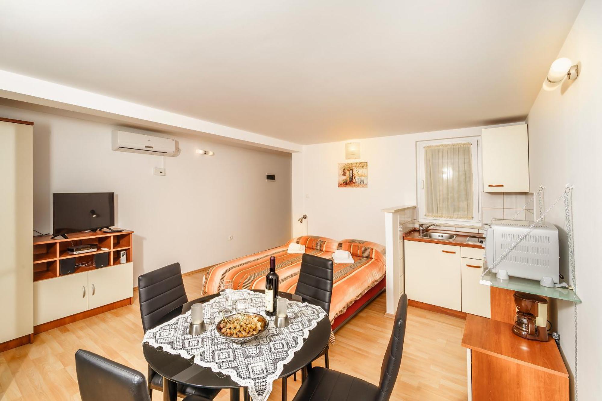 Apartmani Amila-Pisak Eksteriør billede